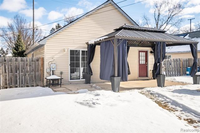 256 Crocker Boulevard, Mount Clemens, MI 48043