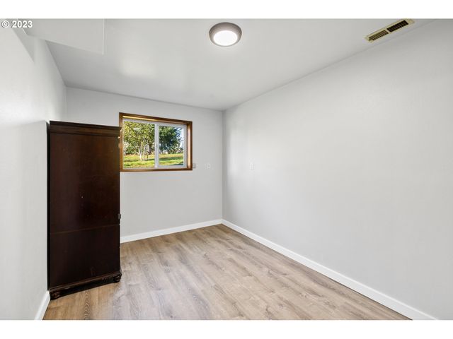 20990 Se HIGHWAY 212, Damascus, OR 97089
