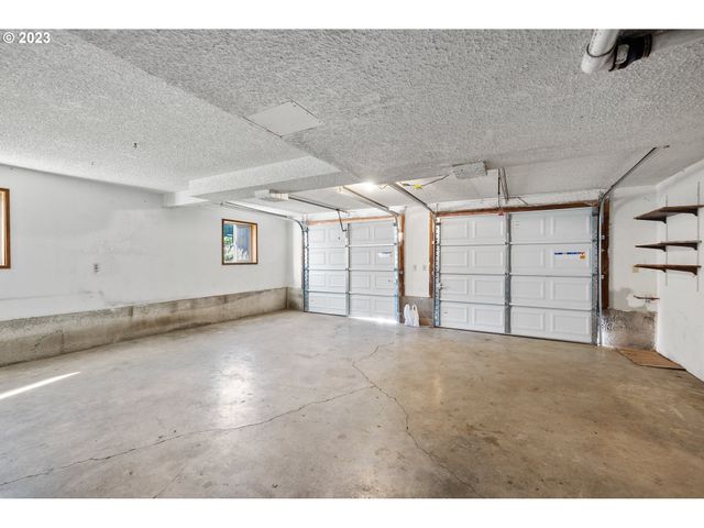 20990 Se HIGHWAY 212, Damascus, OR 97089