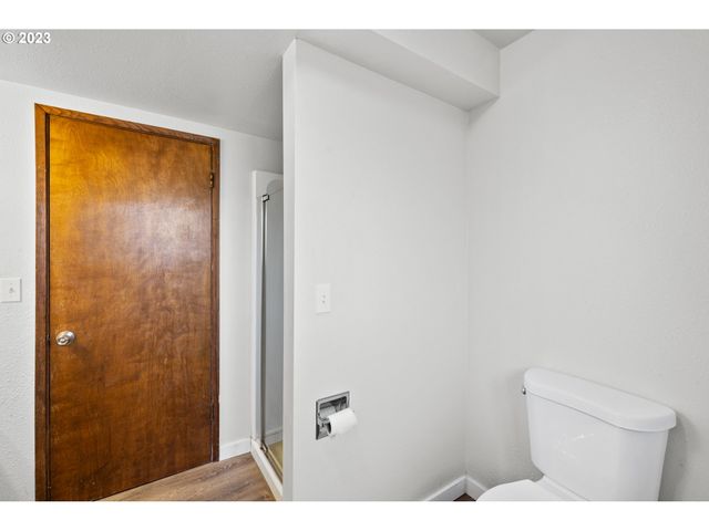 20990 Se HIGHWAY 212, Damascus, OR 97089