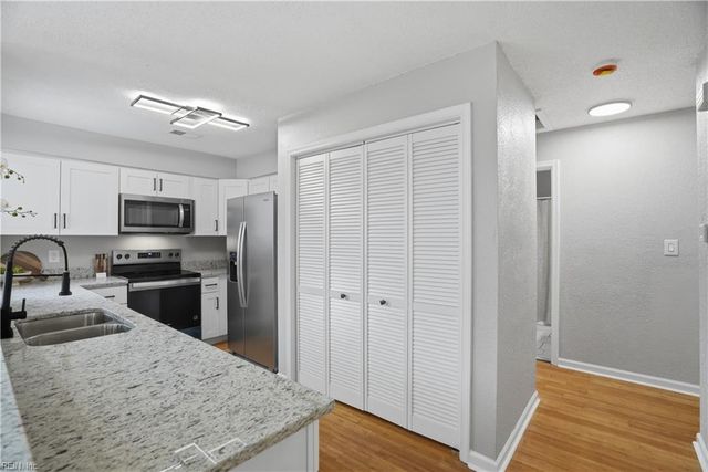 1634 E Ocean View Ave Apt 2E, Norfolk, VA 23503