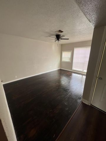 9306 St Lo Road, Houston, TX 77033