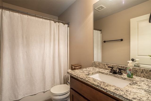4705 E Merced Street, Des Moines, IA 50317