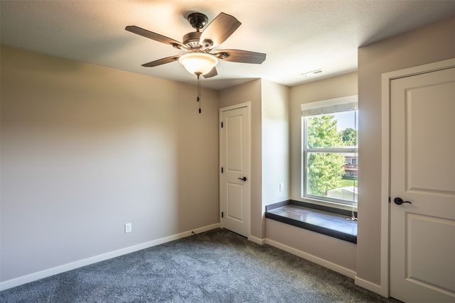 4705 E Merced Street, Des Moines, IA 50317