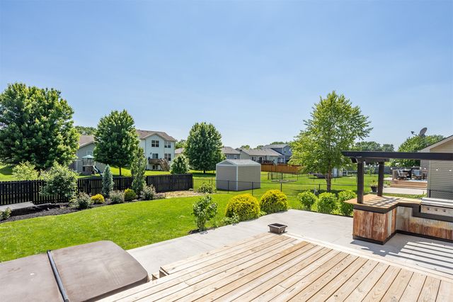4705 E Merced Street, Des Moines, IA 50317