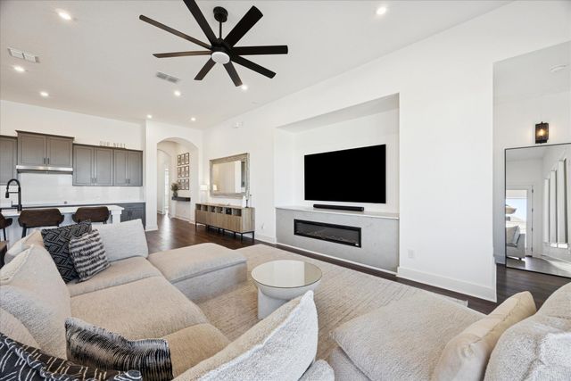 310 Westfield ST, Hutto, TX 78634