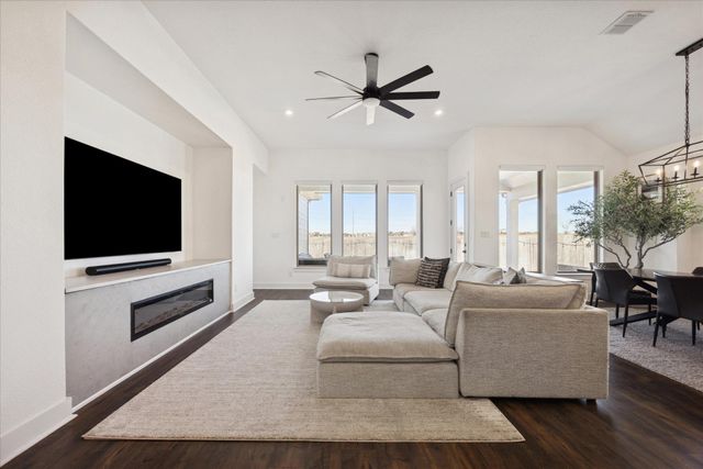 310 Westfield ST, Hutto, TX 78634