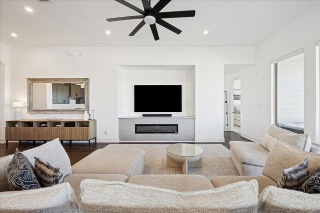 310 Westfield ST, Hutto, TX 78634