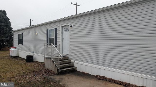 46 MOLLIE DR, Ephrata, PA 17522