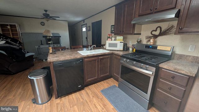 46 MOLLIE DR, Ephrata, PA 17522