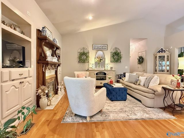 920 Wolf Creek Road, Albertville, AL 35951