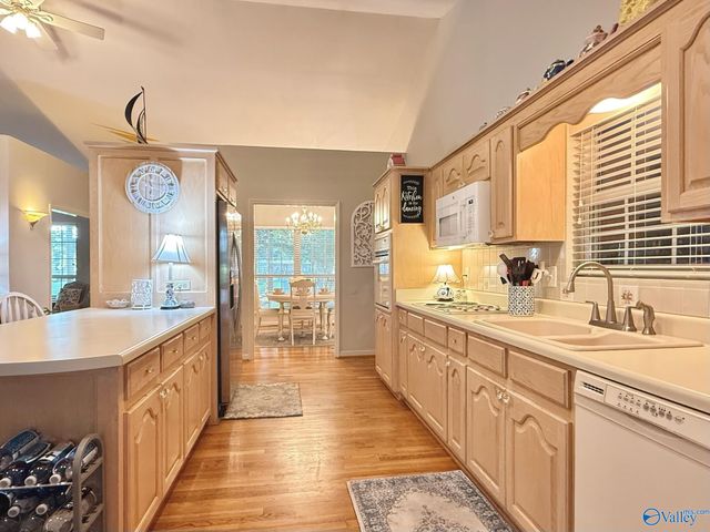 920 Wolf Creek Road, Albertville, AL 35951