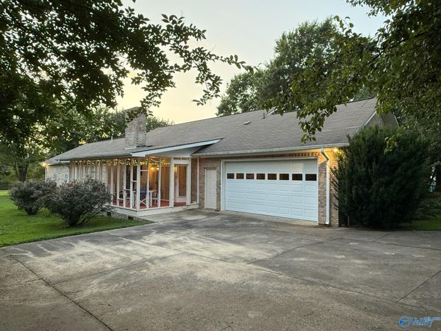 920 Wolf Creek Road, Albertville, AL 35951