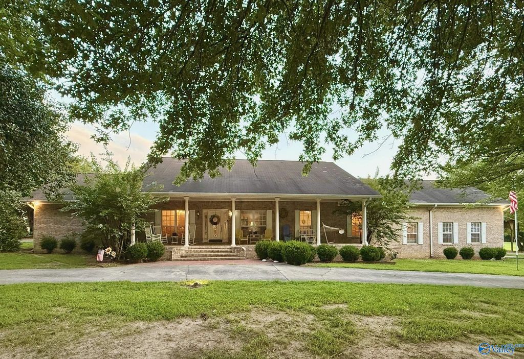 920 Wolf Creek Road, Albertville, AL 35951