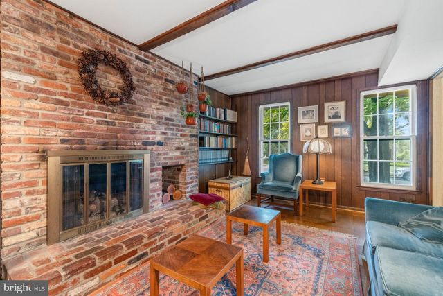 8402 MARGO RD, Lanham, MD 20706