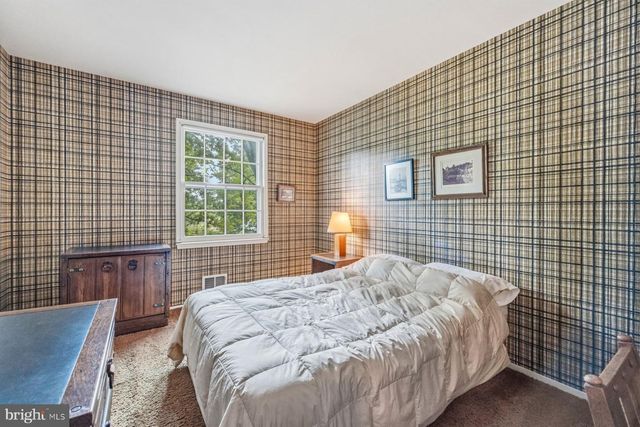 8402 MARGO RD, Lanham, MD 20706