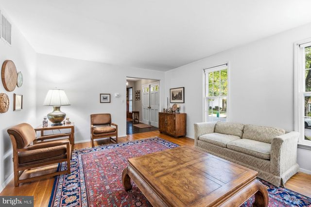 8402 MARGO RD, Lanham, MD 20706