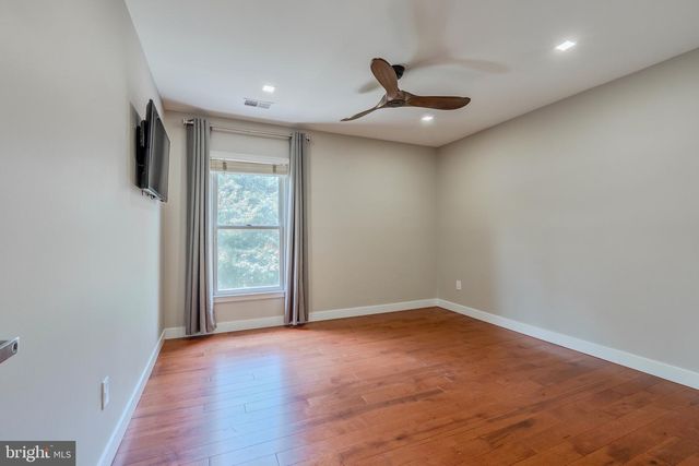 10449 BRECKINRIDGE LN, Fairfax, VA 22030