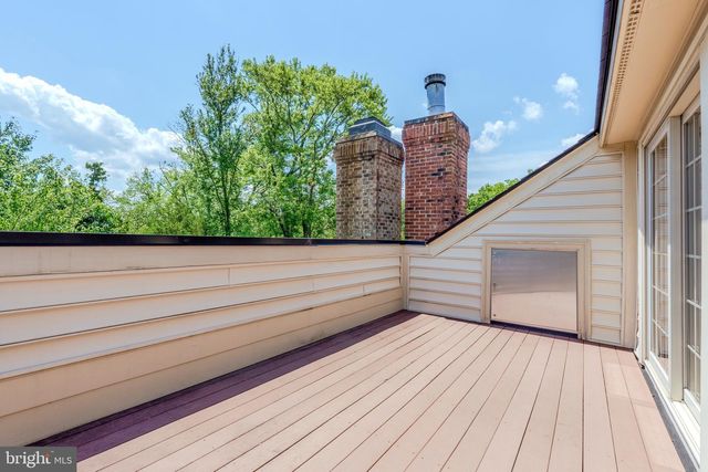 10449 BRECKINRIDGE LN, Fairfax, VA 22030