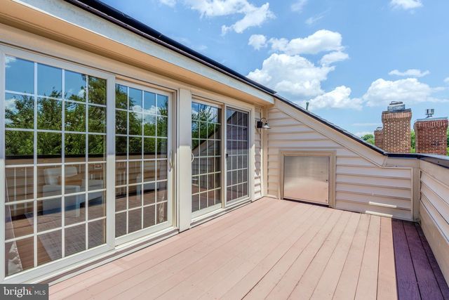 10449 BRECKINRIDGE LN, Fairfax, VA 22030