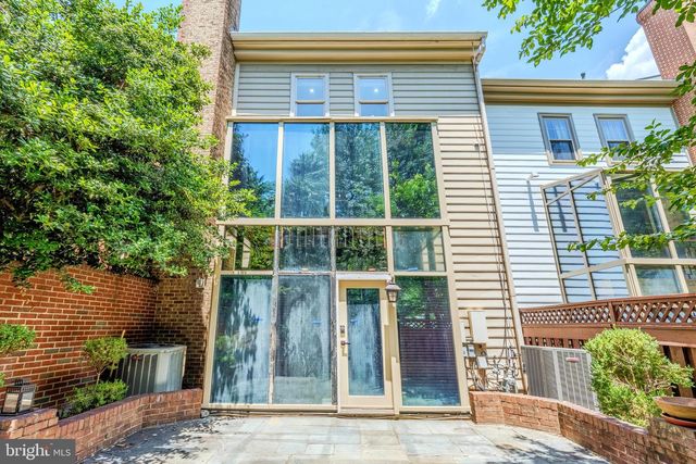 10449 BRECKINRIDGE LN, Fairfax, VA 22030