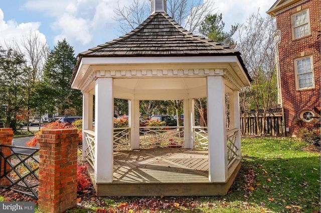 10449 BRECKINRIDGE LN, Fairfax, VA 22030