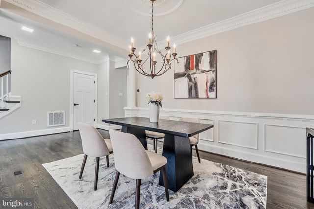 10449 BRECKINRIDGE LN, Fairfax, VA 22030