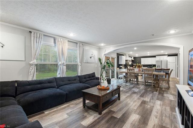 2532 Wild Horse Rdg RDG, Chesapeake, VA 23322