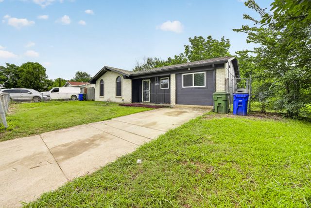 15131 Oakwood Lane, Balch Springs, TX 75180
