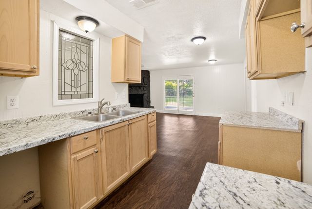 15131 Oakwood Lane, Balch Springs, TX 75180