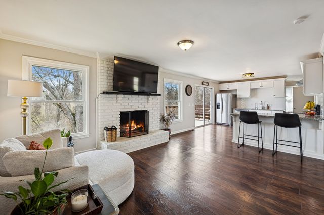 362 Green Harbor Rd, Old Hickory, TN 37138