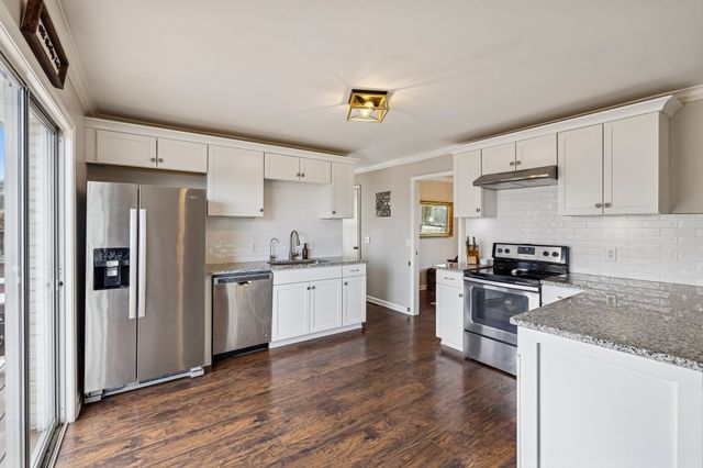 362 Green Harbor Rd, Old Hickory, TN 37138