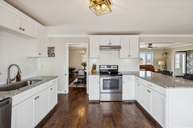 362 Green Harbor Rd, Old Hickory, TN 37138