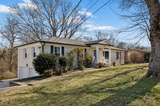 362 Green Harbor Rd, Old Hickory, TN 37138