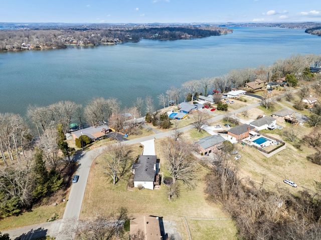 362 Green Harbor Rd, Old Hickory, TN 37138