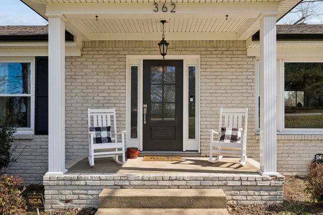 362 Green Harbor Rd, Old Hickory, TN 37138