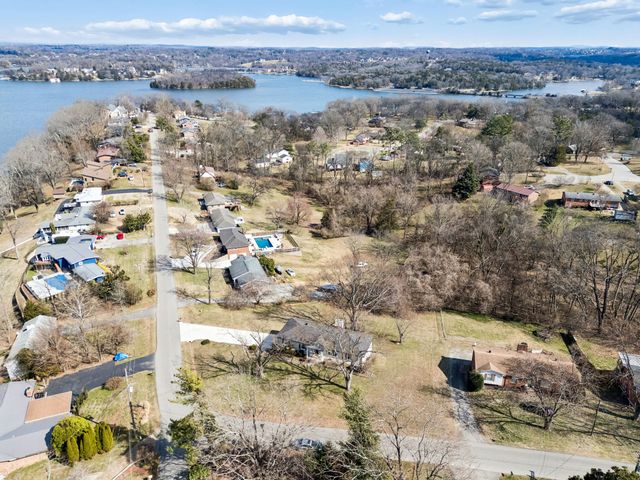 362 Green Harbor Rd, Old Hickory, TN 37138