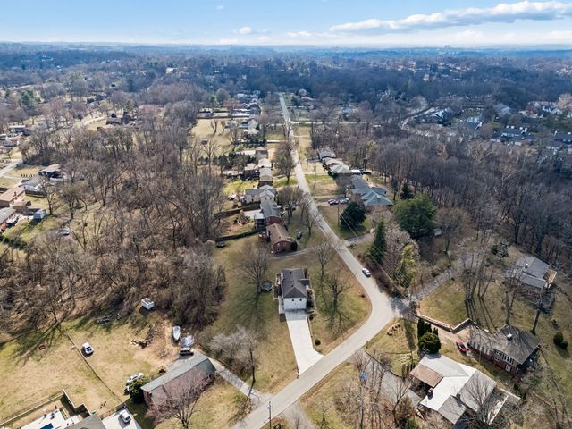 362 Green Harbor Rd, Old Hickory, TN 37138