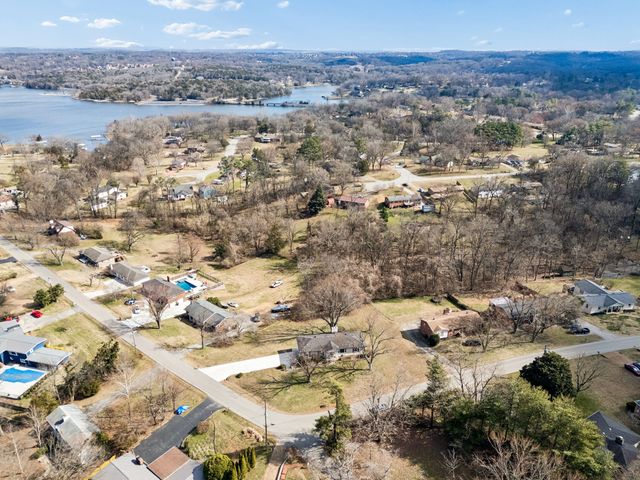 362 Green Harbor Rd, Old Hickory, TN 37138