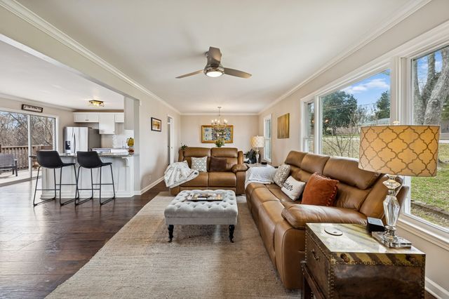 362 Green Harbor Rd, Old Hickory, TN 37138