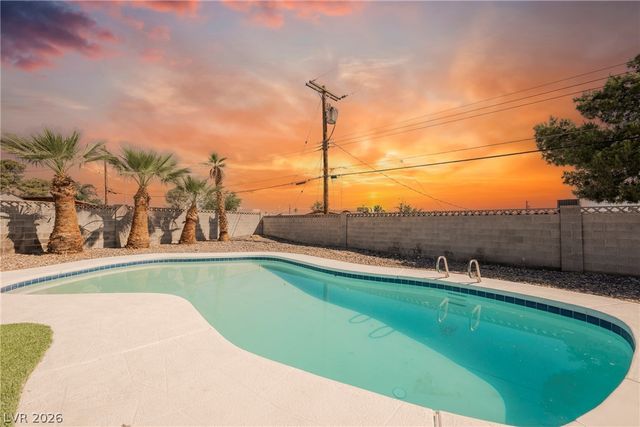 1124 Nassau Drive, Las Vegas, NV 89108