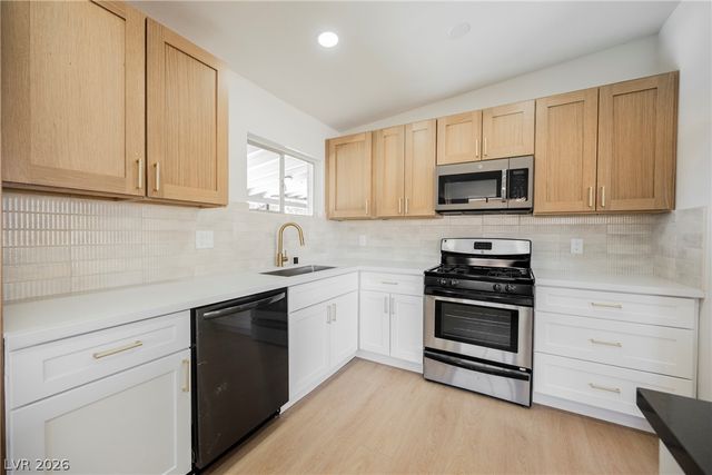 1124 Nassau Drive, Las Vegas, NV 89108