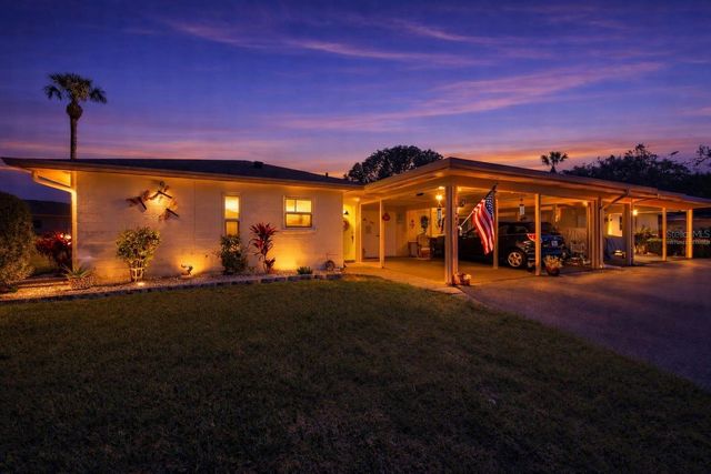 5061 LIVE OAK CIRCLE, Bradenton, FL 34207