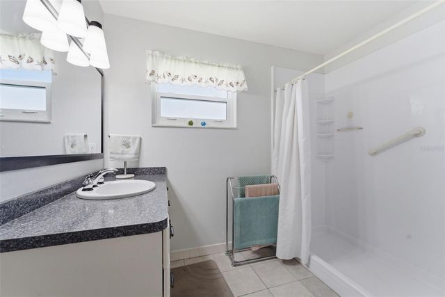 5061 LIVE OAK CIRCLE, Bradenton, FL 34207