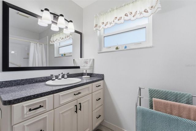 5061 LIVE OAK CIRCLE, Bradenton, FL 34207