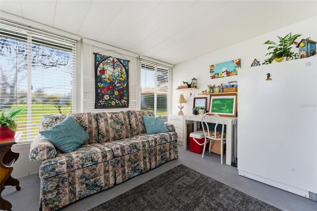 5061 LIVE OAK CIRCLE, Bradenton, FL 34207