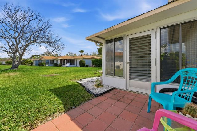 5061 LIVE OAK CIRCLE, Bradenton, FL 34207