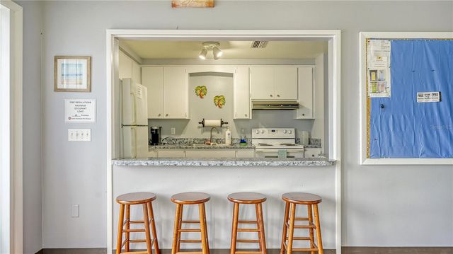 5061 LIVE OAK CIRCLE, Bradenton, FL 34207