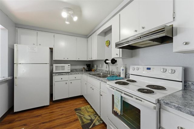 5061 LIVE OAK CIRCLE, Bradenton, FL 34207