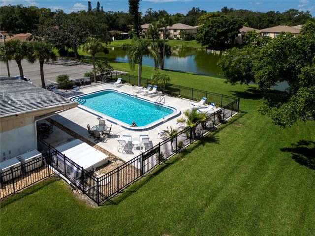 5061 LIVE OAK CIRCLE, Bradenton, FL 34207